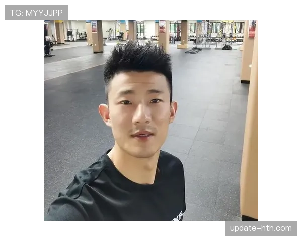 谌龙街头像邻家大哥，刷卡记录却像亿万富翁的购物清单